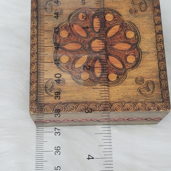 Hand Crafted Light Weight Flower Wooden Trinket/Jewelry Box Made‎ In Poland - Picture 8 of 10